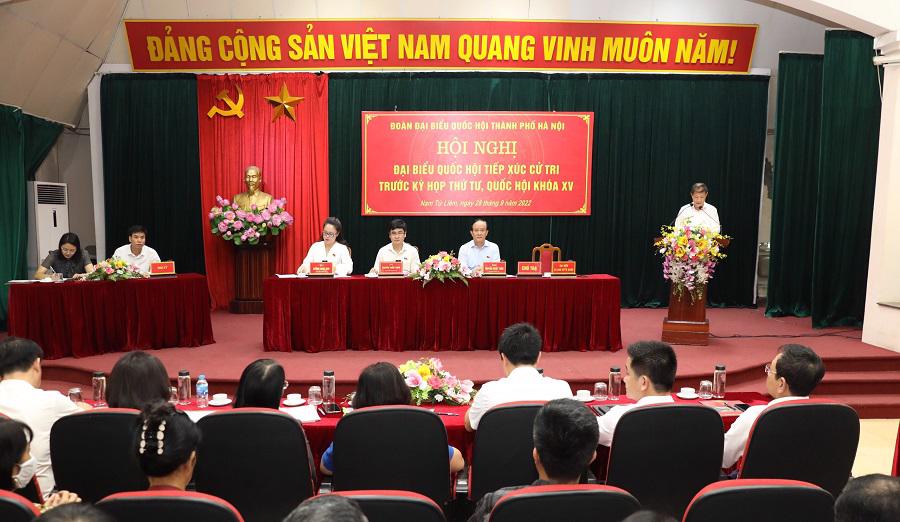 Cử tri băn khoăn trước tình trạng thiếu thuốc, vật tư y tế và cán bộ xin nghỉ việc